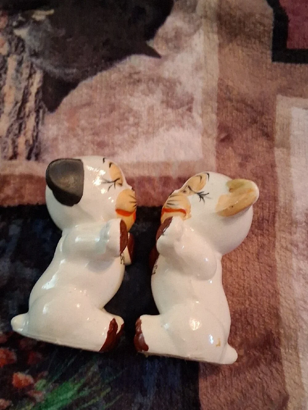 Made In Japan Ceramic Cat Salt & Pepper Shakers - White and Brown